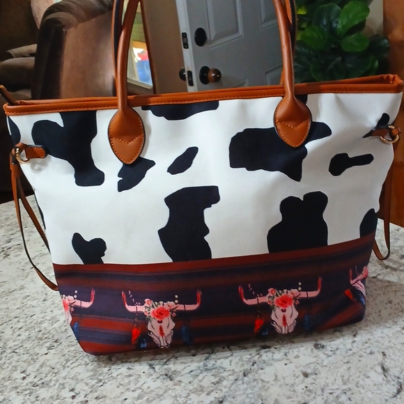 Cow/ Skull Print Tote Bag with Wallet - Picture 4 of 12